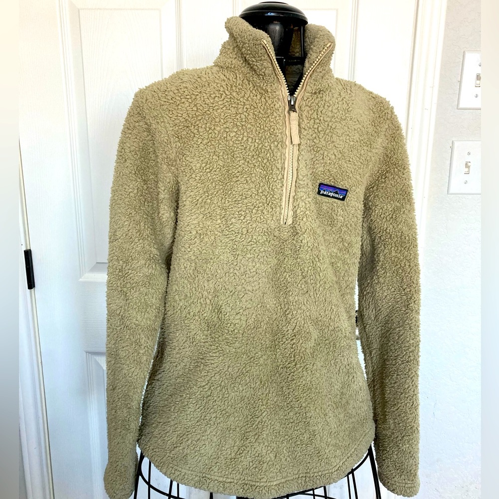 Patagonia tan teddy bear pullover medium